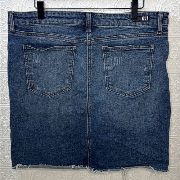Kut from the Kloth
Hannah Jean Skirt, Size 14 - Picture 7 of 9